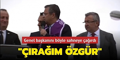 CHP'de yeni kriz... Genel başkanını böyle sahneye çağırdı! 