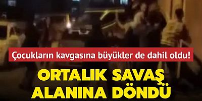 Ortalık savaş alanına döndü... Çocukların kavgasına büyükler de dahil oldu!